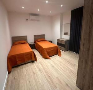 One Bedroom in New Apt Mellieha- Orange Room 1
