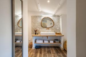 B&B / Chambres d'hotes Villa des Cedres : Chambre Double - Vue sur Montagne