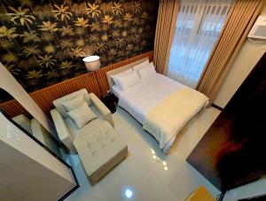 Aurora Escalades Haven 2