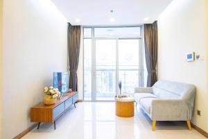 Moxy HCMC Aparts - Vinhomes Central Park, Ice Rink