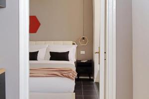 Pantheon Authentic and Modern Apartment