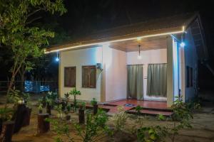 TRIO MANGO STAY ARUGAMBAy