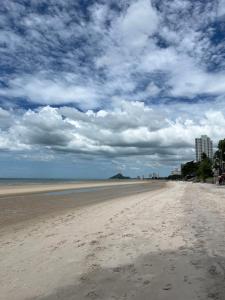 Baan Sanpluem Hua Hin by Pat D401