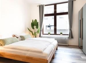Wuppertal Zentral - Nähe DUS & Essen & Köln - 3 Bedrooms - 240 cm Esstisch, Kinder willkommen