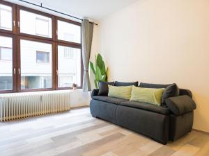 Wuppertal Zentral - Nähe DUS & Essen & Köln - 3 Bedrooms - 240 cm Esstisch, Kinder willkommen