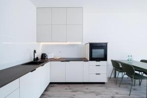 Widzewska Superior Apartment by BookingHost