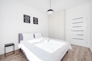 Widzewska Superior Apartment by BookingHost