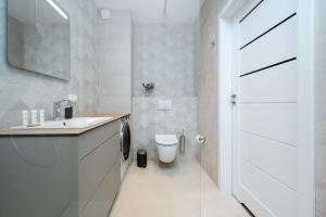 Widzewska Superior Apartment by BookingHost