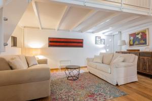 Charming Studio near Piazza Castello by Wonderful Italy