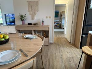 Phillip Island Beach Escape Near Cafés & Penguins