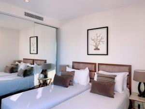 The Ruby Retreat Surfers