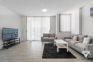 KozyGuru | Rosebery | Stylish Apt with Parking