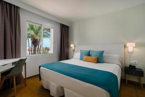 Apartment with Garden View room in AluaSun Mediterráneo