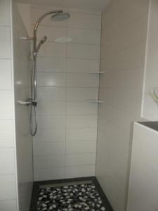 6 Personen Ferienhaus mit Sauna, Whirlpool, zwei Duschen sowie Kaminofen in Otterndorf