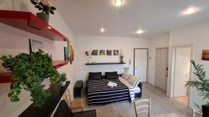 GuestHost - Res Gioia