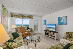 Two-Bedroom Apartment room in Edgewater Condo Unit #303 Apts