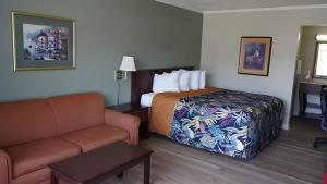 Standard King Room room in Astoria Hotel West