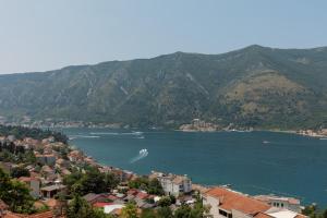 Skyline Shore with Sea View