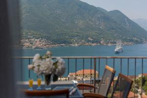 Skyline Shore with Sea View