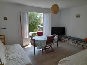 House 200 m from beach and forest path