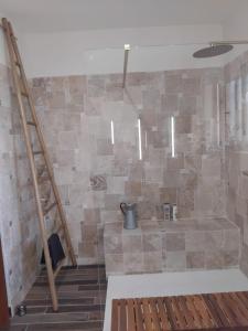 B&B / Chambres d'hotes Chambre d-hotes au pied du Ventoux : Chambre Double - Vue sur Piscine