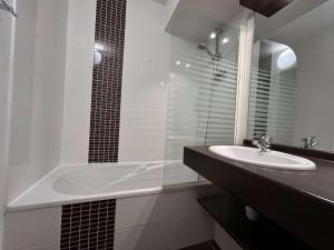 Appartements 100 - Appart duplex 6p avec piscine collective. : photos des chambres