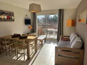 100 - Appart duplex 6p avec piscine collective.