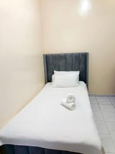 Ajman Friends Downtown Apartment Fully Yours Two Rooms and Kitchen for 3 People