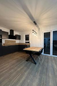 Apartments and rooms with parking space Starigrad, Paklenica - 24535