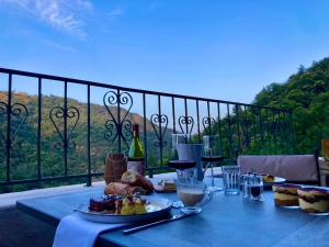 B&B / Chambres d'hotes L-Insolite PALLAS : photos des chambres
