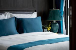 H-Vista - The Gloria Nguyen Hong