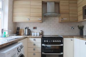 Central Birmingham Home Free Parking & Garden