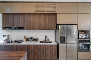 Chiama Sun - Luxury 4BR Villa with Pool, BBQ and Fast Wi-Fi