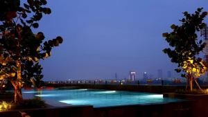 Alpine Room at TreePark City Apartement