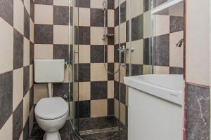 Apartments with parking space Vir - 24560