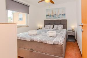 Apartments by the sea Vir - 24564