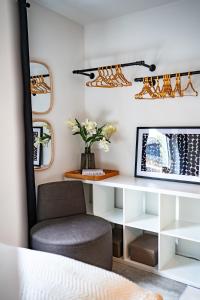 1 BR Apartment - ZENTRAL - BUSINESS - WIFI - KÜCHE - NETFLIX - PARKHAUS