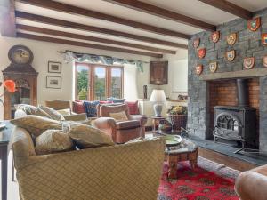 Pass the Keys Stunning 4 Bed Barn Conversion Hot Tub