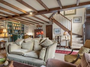 Pass the Keys Stunning 4 Bed Barn Conversion Hot Tub