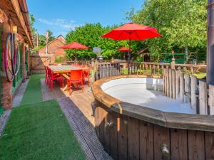 Squirrel Barn - Family Getaway Pass the Keys