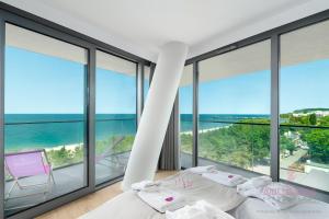 Your Holidays Waves E673