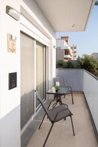 Zoi Elegant Green Apartments