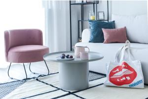 Bohema Apartment with Balcony near Metro