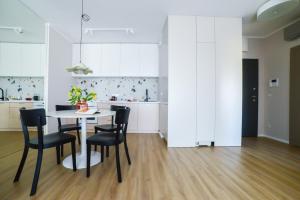 Bohema Apartment with Balcony near Metro