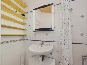 Maisons de vacances Maison proche de la mer avec jardin pour 4 : photos des chambres