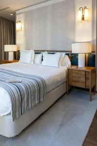 Triple Room room in Hospes Palacio de los Patos