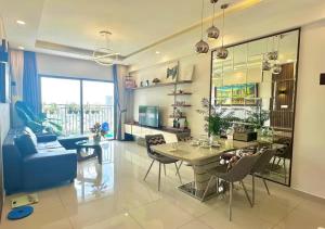 The Sun Avenue Rivera