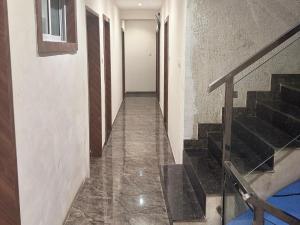 Hotel Sahara Residency