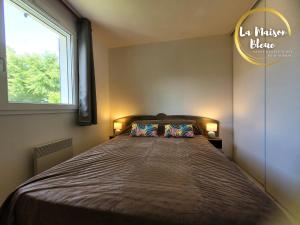 Appartements La Maison Bleue, village vacances, piscine, parking : photos des chambres
