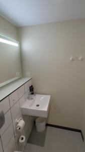 Hotels Ibis Budget La Rochelle Puilboreau : Chambre Familiale avec 1 Lit Double, 2 Lits Simples et 1 Lit Superposé